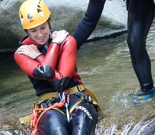 Aventure tout terrain. Canyoning Ceret.